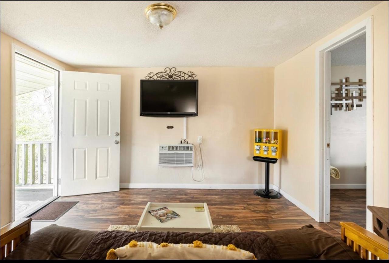 Apartamento Little Piece Of The Farm Baton Rouge Exterior foto